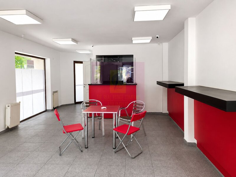 Spatiu comercial cu terasa exterioara , Focsani, central